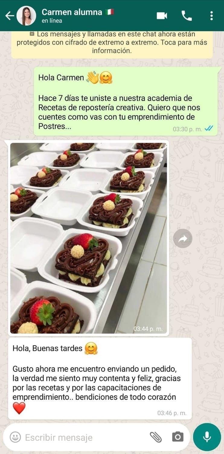 Testimonio visual de alumna vendiendo postres de chocolate